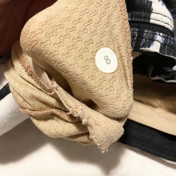 Lululemon Sports Bra Womens Size 8 - Picture 14 of 16